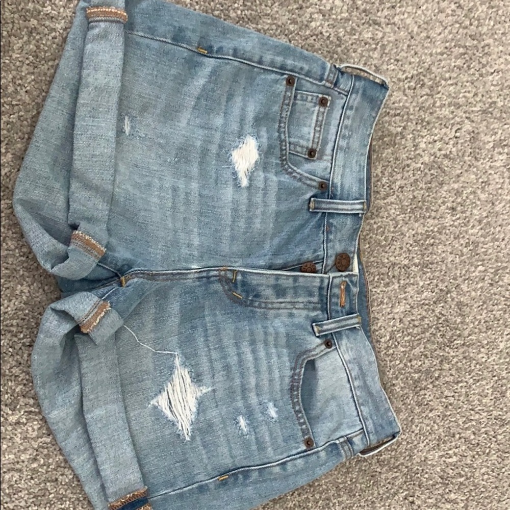High-waisted Jean shorts